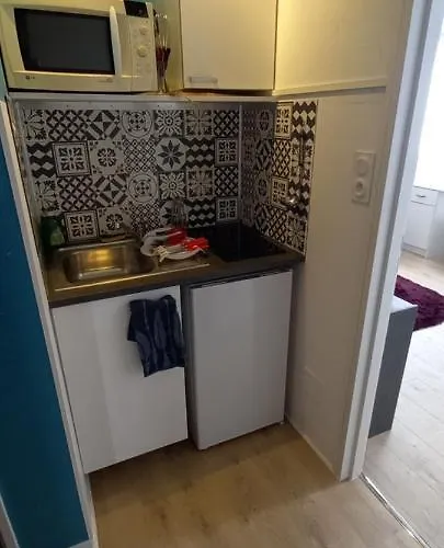 Le Zen -studio équipé- Wifi Fibre- Centre Avec Parking Appartement