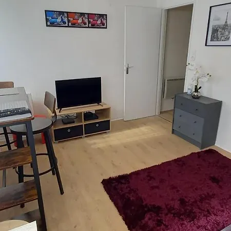 Le Zen -studio équipé- Wifi Fibre- Centre Avec Parking * Tarbes